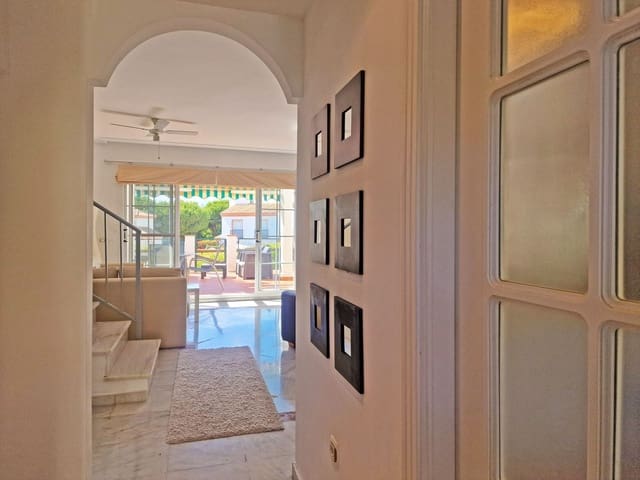 4 Zimmer Haus zu verkaufen in Cabopino, Marbella - 525.000 € (Ref: 9363854)