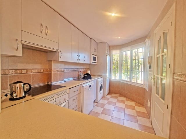 4 Zimmer Haus zu verkaufen in Cabopino, Marbella - 525.000 € (Ref: 9363854)