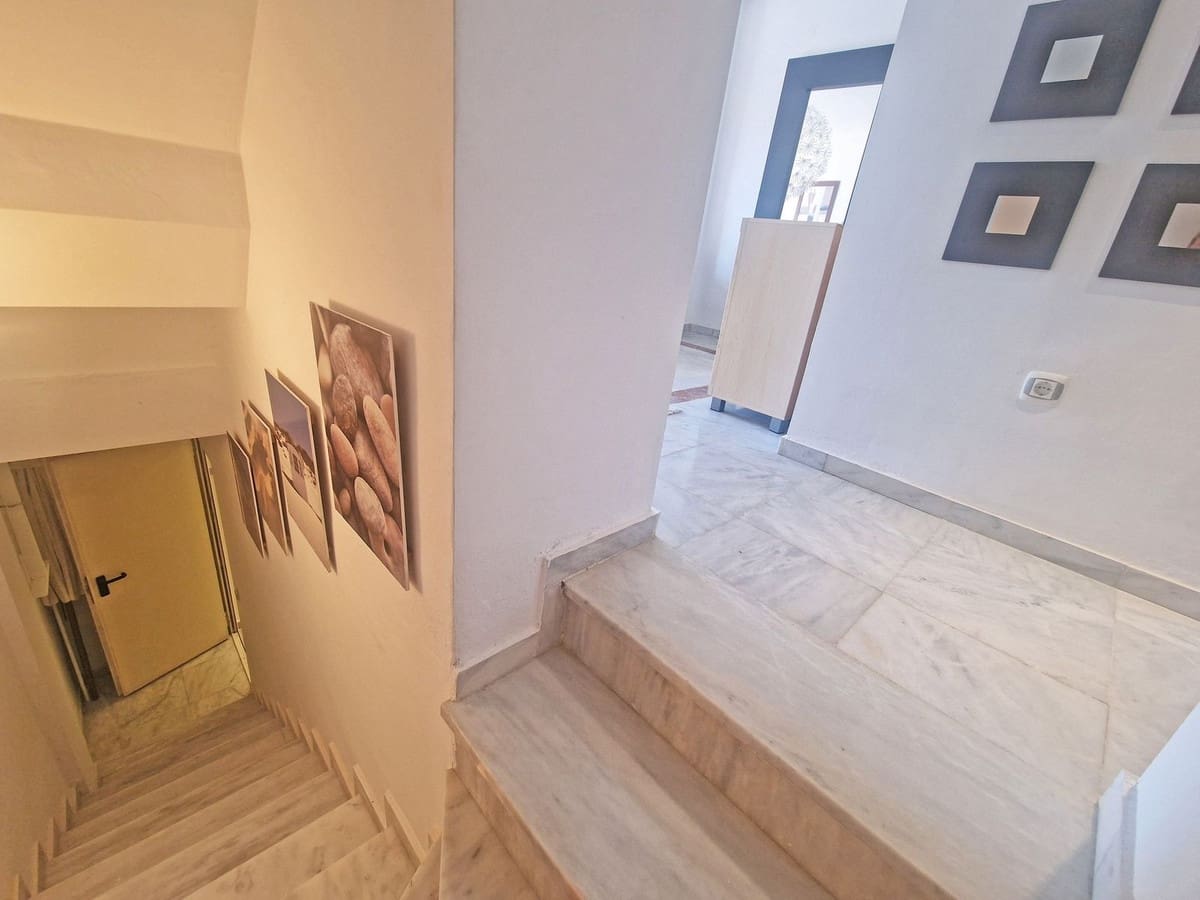 4 quarto Casa em Banda para venda em Cabopino - 525 000 € (Ref: 9363854)