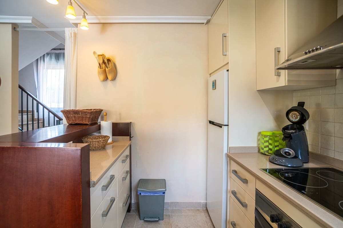 3 sovrum Semi-fristående Villa till salu i Torrevieja - 285 000 € (Ref: 9363860)