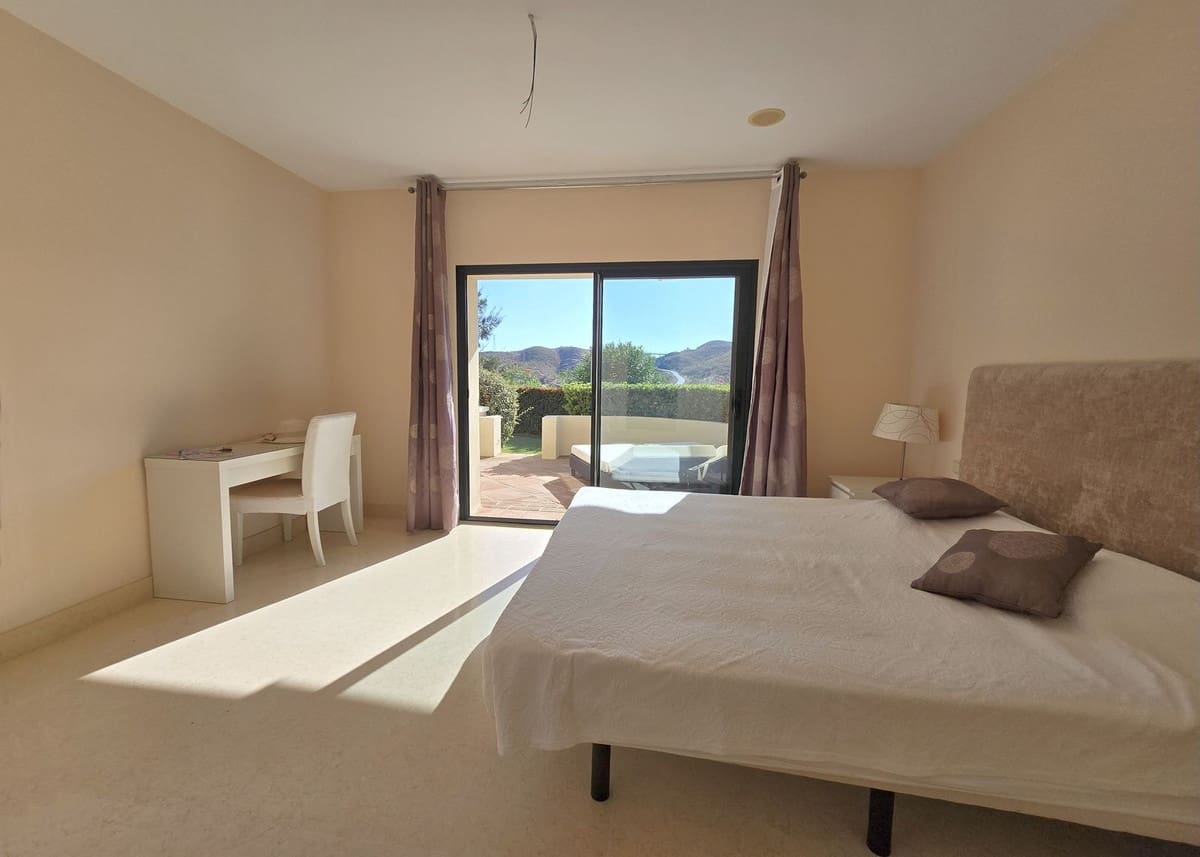 2 bedroom Apartment for sale in Benahavis - € 559,000 (Ref: 9363861)
