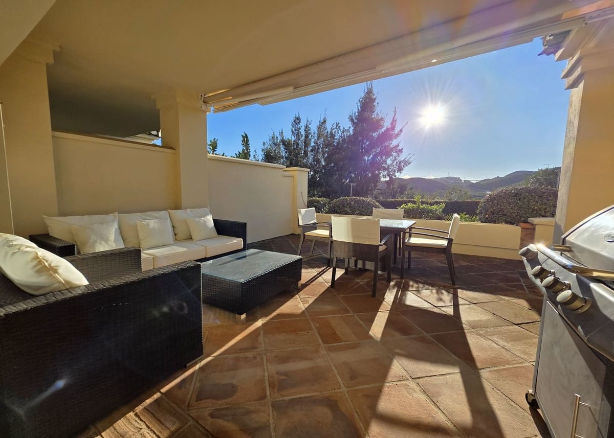 Apartamento de 2 habitaciones en Benahavís en venta con garaje - 559.000 € (Ref: 9363861)