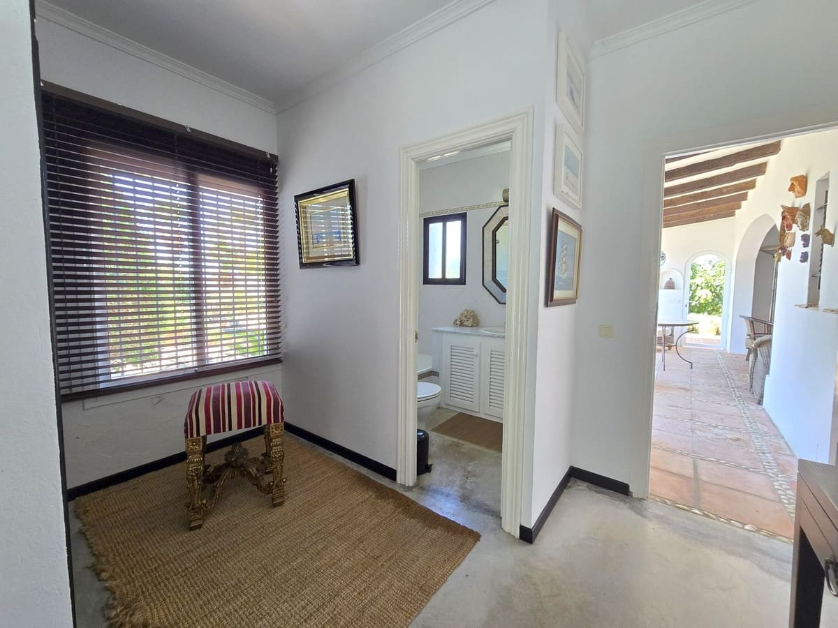 6 bedroom Finca/Country House for sale in Alhaurin el Grande - € 890,000 (Ref: 9363864)