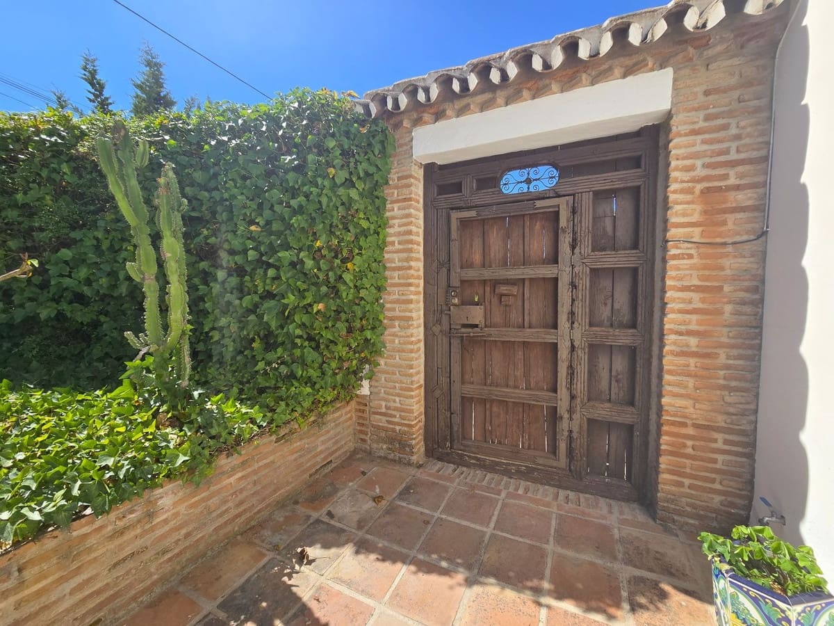 6 bedroom Finca/Country House for sale in Alhaurin el Grande - € 890,000 (Ref: 9363864)