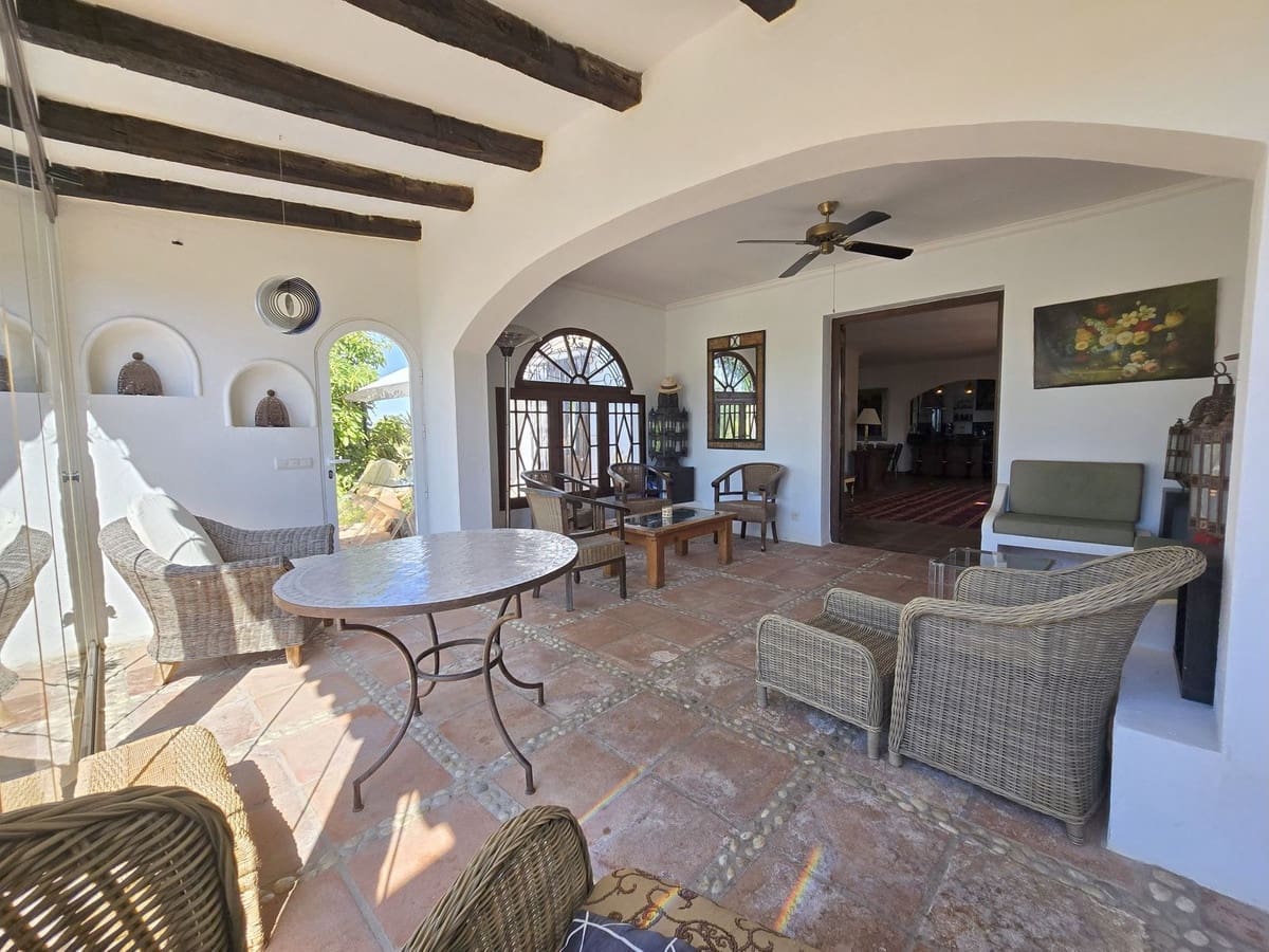 6 bedroom Finca/Country House for sale in Alhaurin el Grande - € 890,000 (Ref: 9363864)