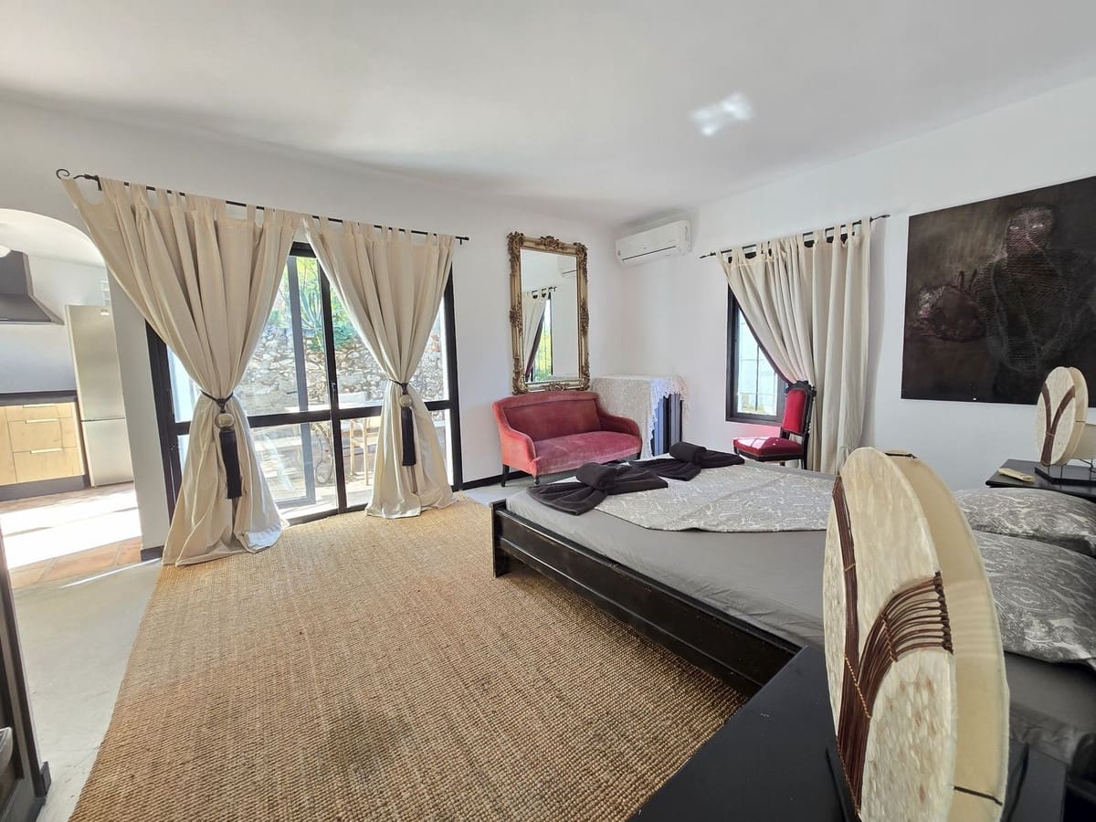 6 bedroom Finca/Country House for sale in Alhaurin el Grande - € 890,000 (Ref: 9363864)