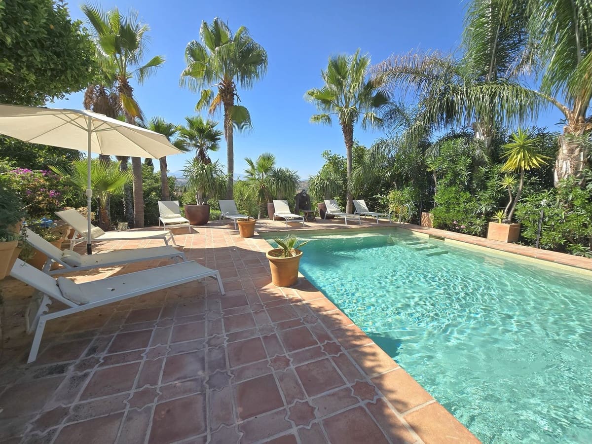 6 bedroom Finca/Country House for sale in Alhaurin el Grande - € 890,000 (Ref: 9363864)