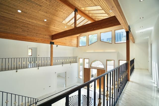 5 sovrum Villa till salu i Benahavís pueblo, Benahavís - 2 300 000 € (Ref: 9363867)