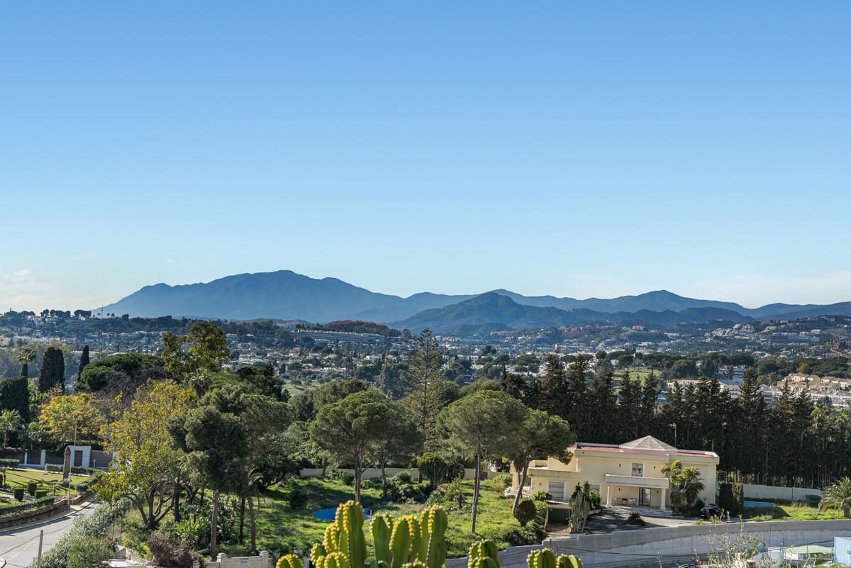 3 bedroom Apartment for sale in Golden Mile - € 1,350,000 (Ref: 9363870)