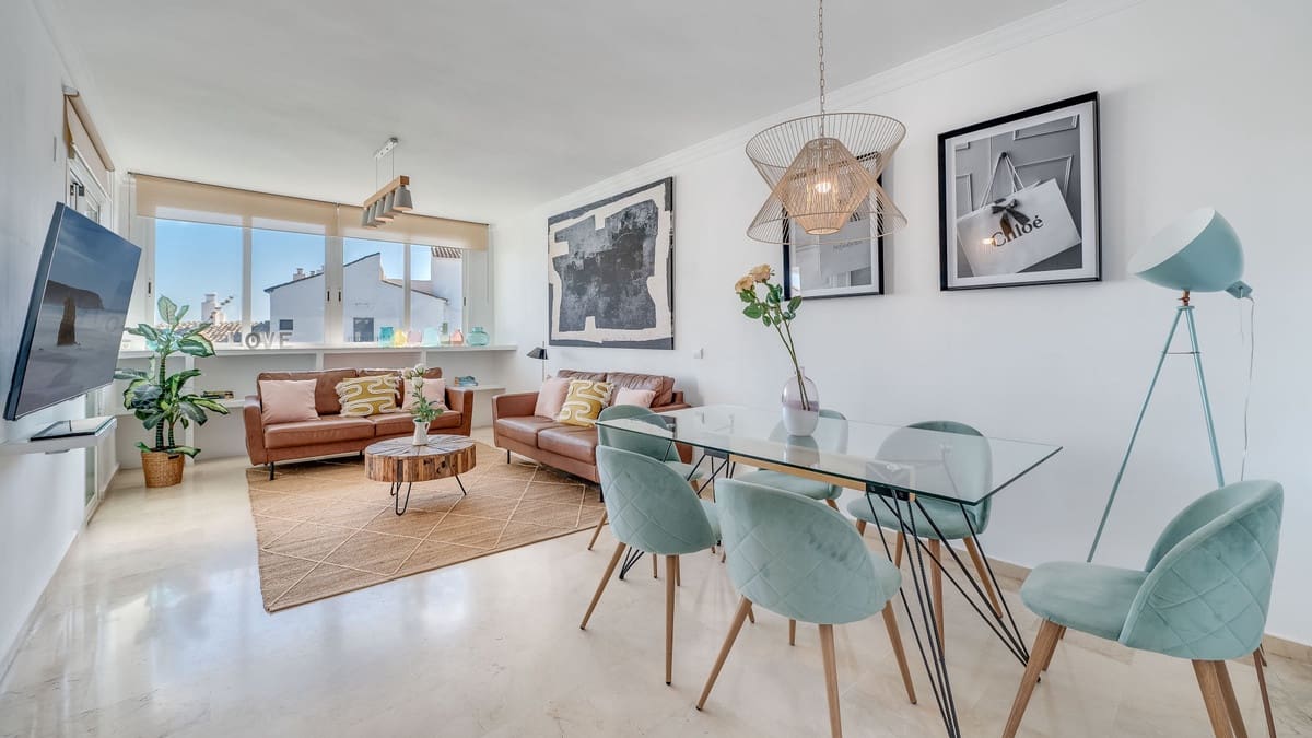 Apartamento de 3 habitaciones en Puerto Banus en venta - 850.000 € (Ref: 9363876)