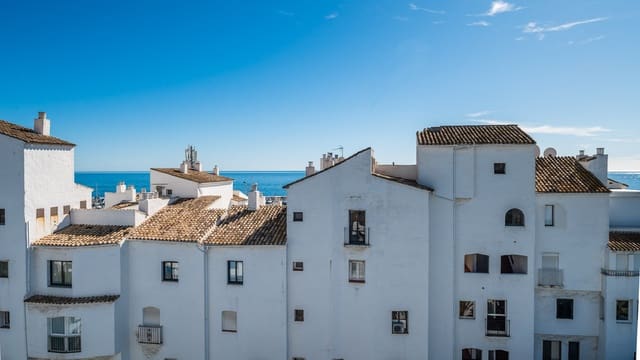 Apartamento de 3 habitaciones en Puerto Banus, Marbella en venta - 850.000 € (Ref: 9363876)