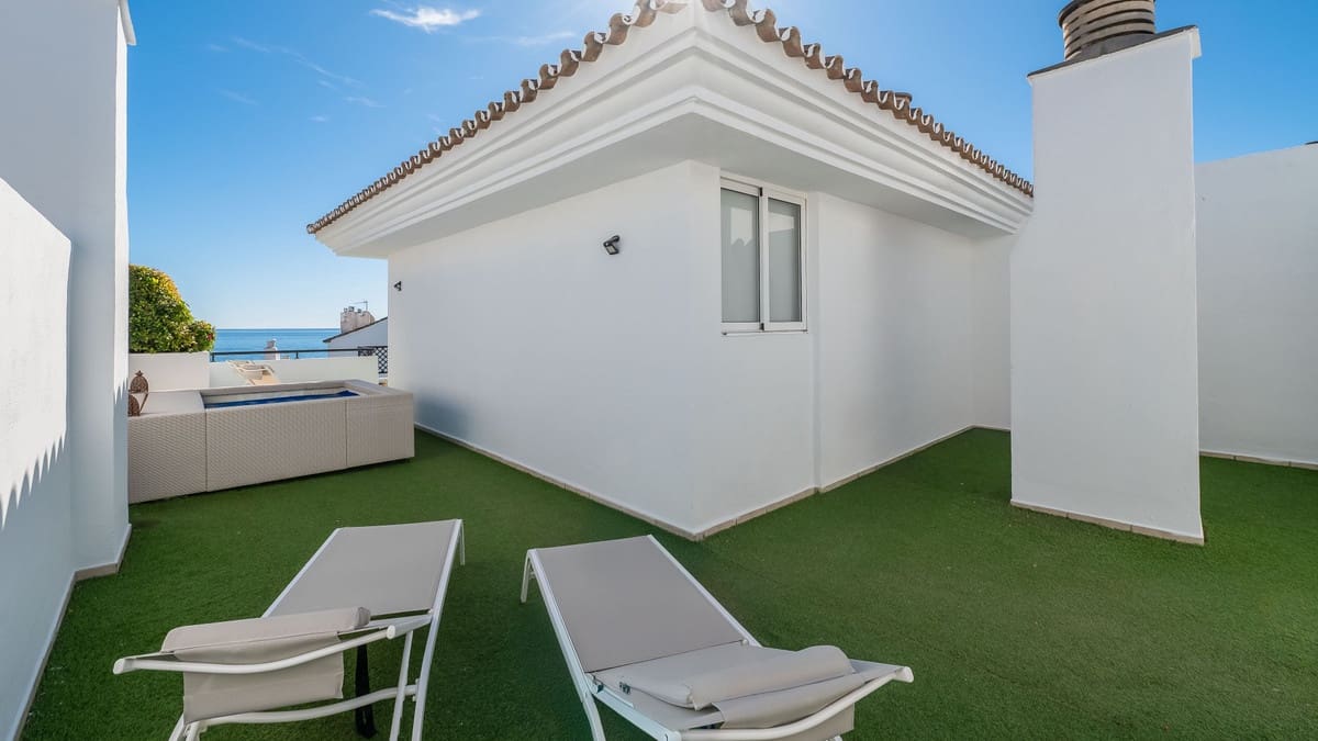 Apartamento de 3 habitaciones en Puerto Banus en venta - 850.000 € (Ref: 9363876)