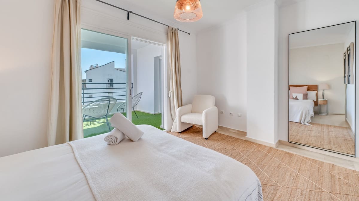 Apartamento de 3 habitaciones en Puerto Banus en venta - 850.000 € (Ref: 9363876)