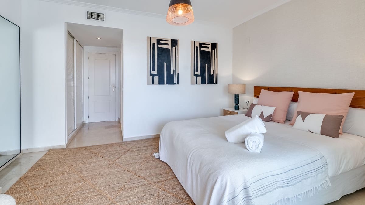 Apartamento de 3 habitaciones en Puerto Banus en venta - 850.000 € (Ref: 9363876)