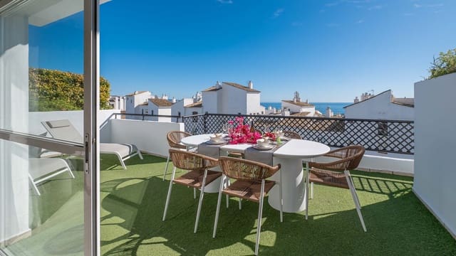 Apartamento de 3 habitaciones en Puerto Banus, Marbella en venta - 850.000 € (Ref: 9363876)
