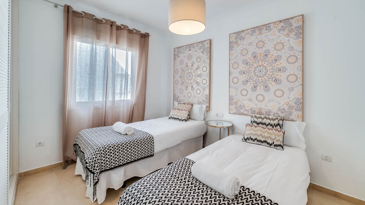 Apartamento de 3 habitaciones en Puerto Banus en venta - 850.000 € (Ref: 9363876)