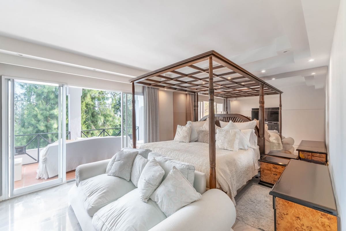 2 bedroom Finca/Country House for sale in La Quinta - € 1,500,000 (Ref: 9363891)