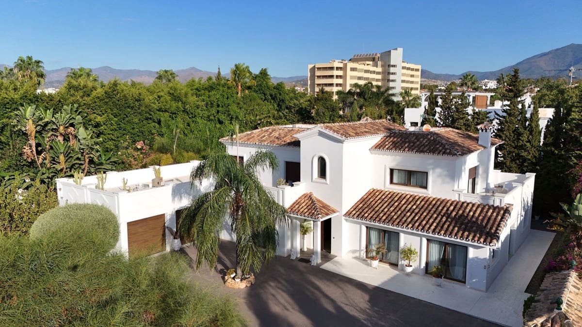 5 bedroom Villa for sale in Atalaya-Isdabe - € 3,200,000 (Ref: 9363901)