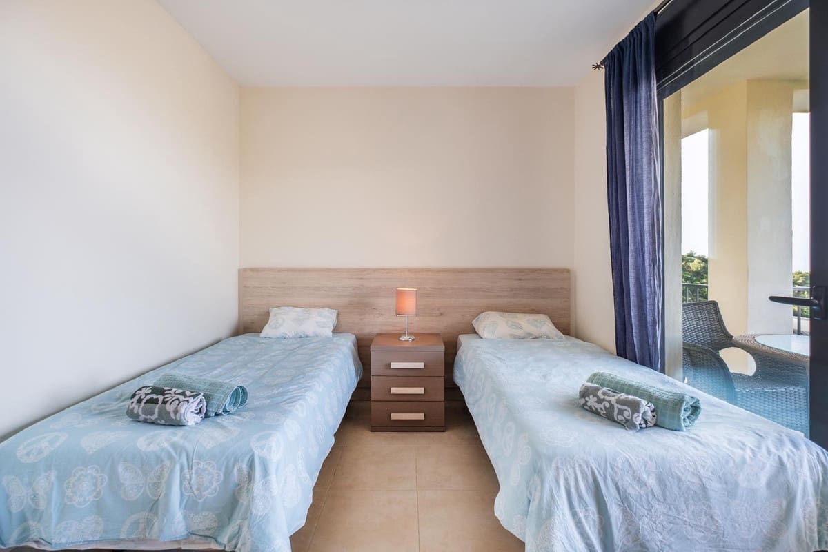 Apartamento de 3 habitaciones en Los Monteros en venta - 625.000 € (Ref: 9363904)