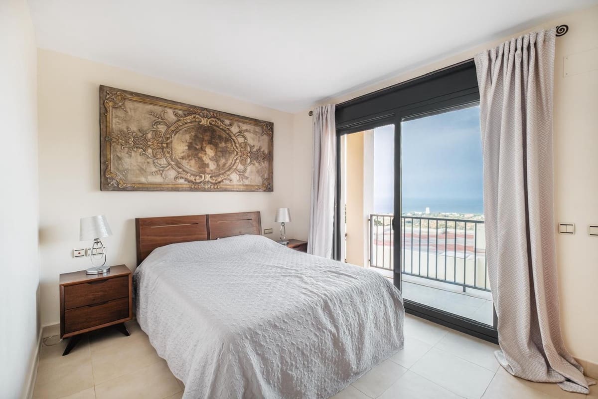 Apartamento de 3 habitaciones en Los Monteros en venta - 625.000 € (Ref: 9363904)