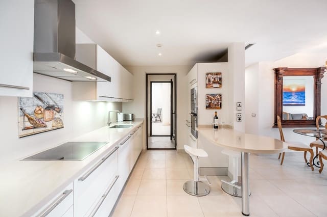 Apartamento de 3 habitaciones en Los Monteros, Marbella en venta - 625.000 € (Ref: 9363904)