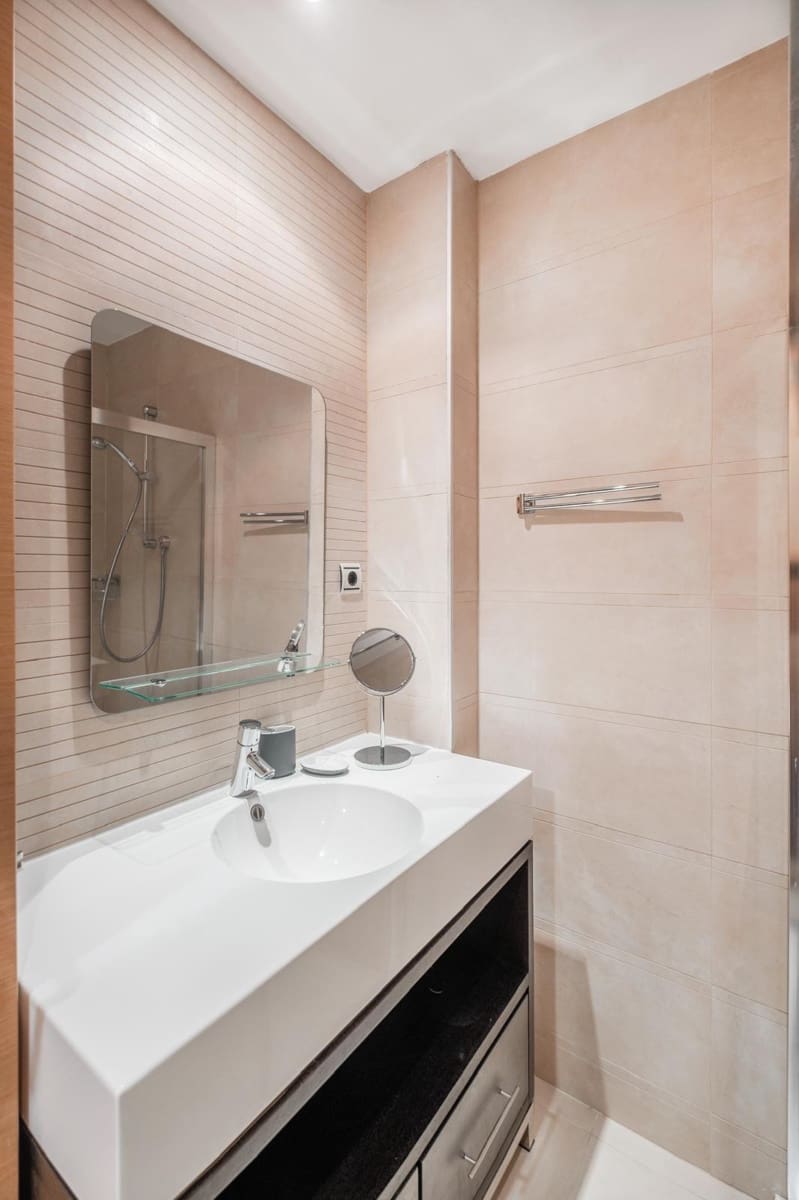 Apartamento de 3 habitaciones en Los Monteros en venta - 625.000 € (Ref: 9363904)