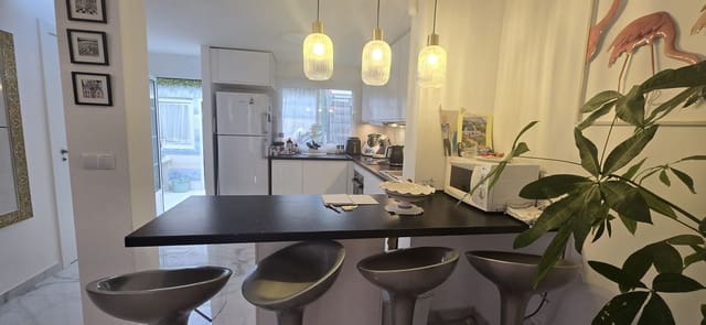 4 soveværelse Rækkehus til salg i Las Piscinas Naturales, Torrevieja - € 249.900 (Ref: 9363905)