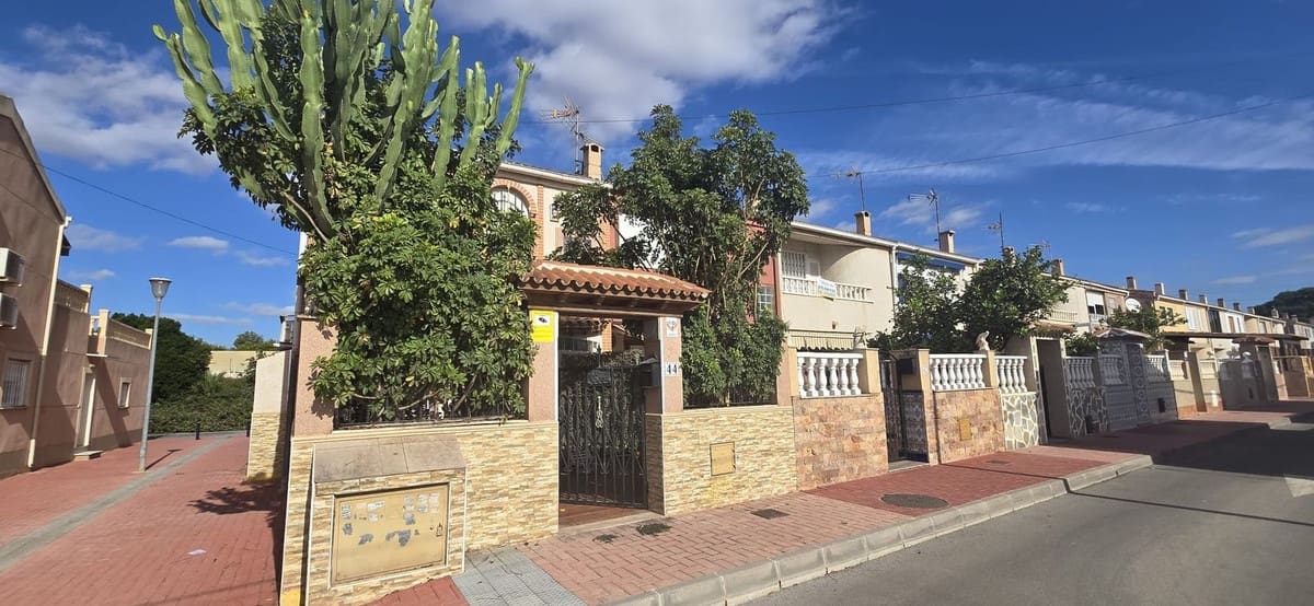 4 quarto Moradia em Banda para venda em Torrevieja - 249 900 € (Ref: 9363905)