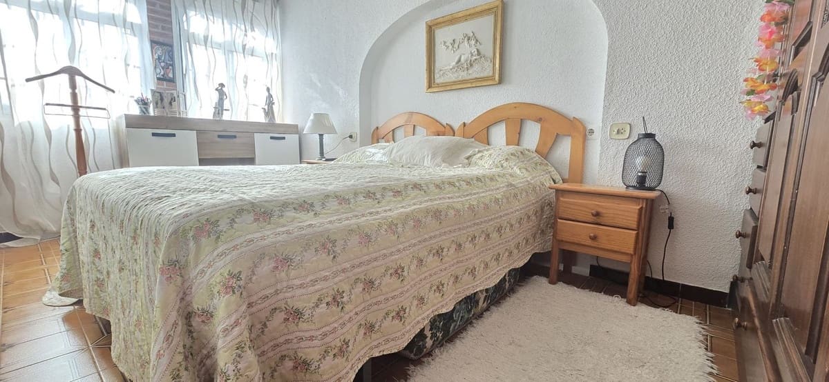 4 quarto Moradia em Banda para venda em Torrevieja - 249 900 € (Ref: 9363905)