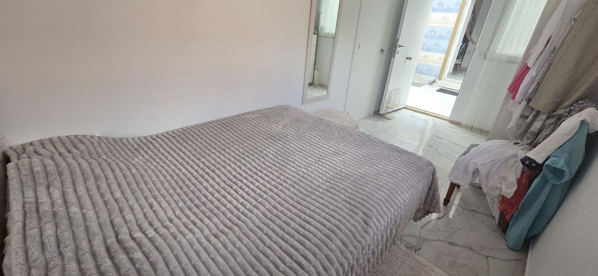 4 quarto Moradia em Banda para venda em Torrevieja - 249 900 € (Ref: 9363905)