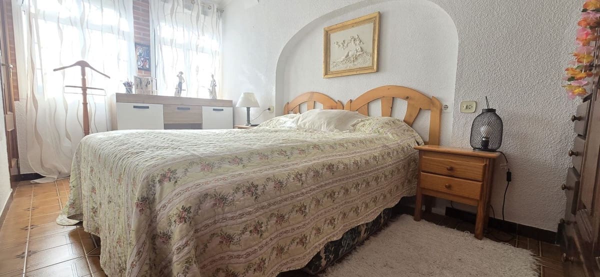 4 quarto Moradia em Banda para venda em Torrevieja - 249 900 € (Ref: 9363905)