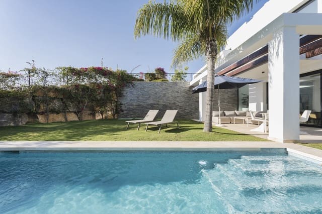 5 bedroom Villa for sale in Cabopino, Marbella - € 1,495,000 (Ref: 9363907)