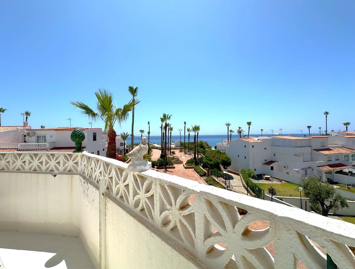 3 bedroom Townhouse for sale in La Duquesa / Puerto de la Duquesa - € 290,000 (Ref: 9363912)