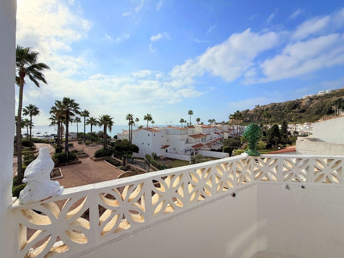 3 bedroom Townhouse for sale in La Duquesa / Puerto de la Duquesa - € 290,000 (Ref: 9363912)