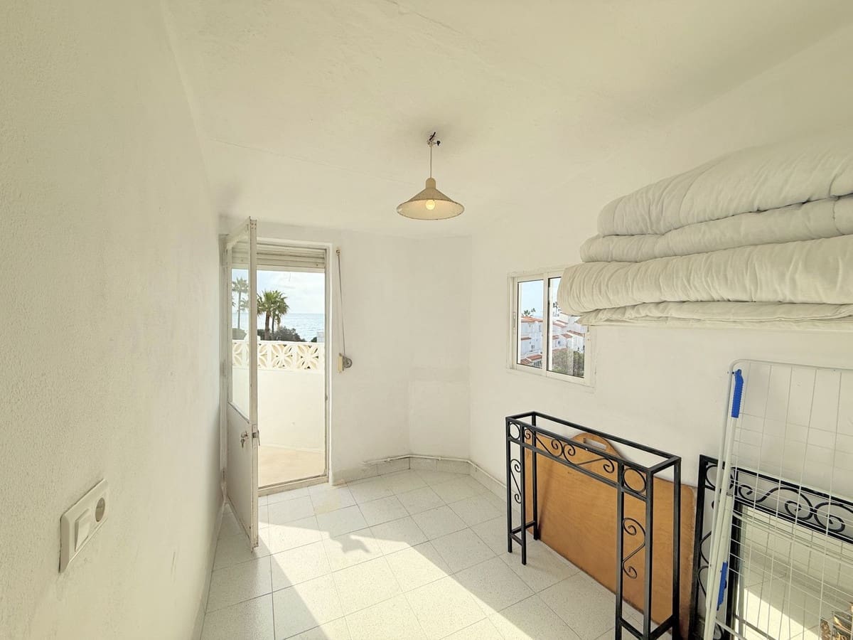 3 bedroom Townhouse for sale in La Duquesa / Puerto de la Duquesa - € 290,000 (Ref: 9363912)