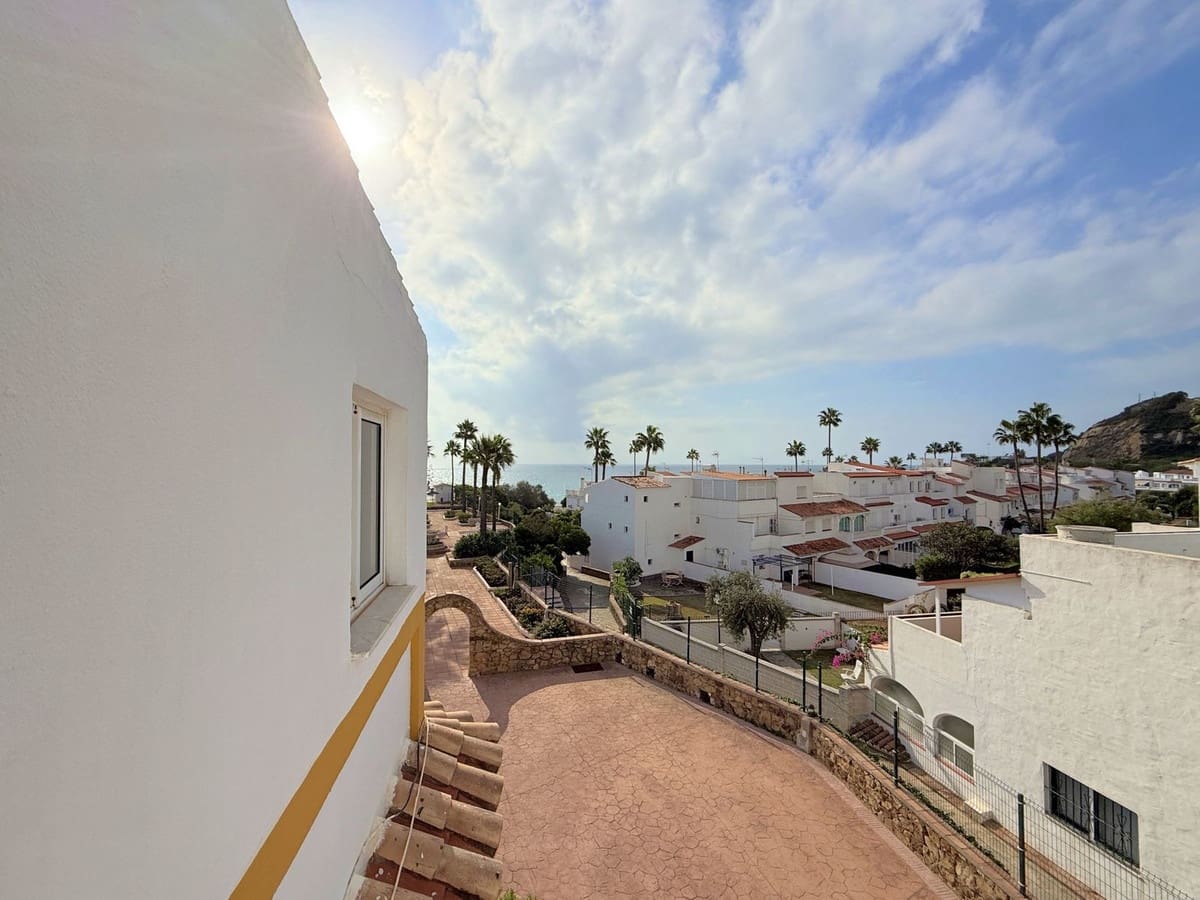 3 bedroom Townhouse for sale in La Duquesa / Puerto de la Duquesa - € 290,000 (Ref: 9363912)