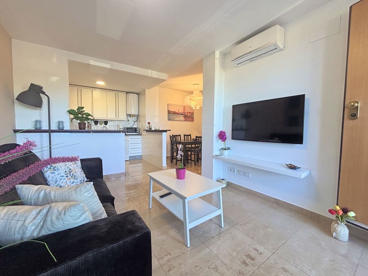 2 bedroom Apartment for sale in La Duquesa / Puerto de la Duquesa - € 240,000 (Ref: 9363918)