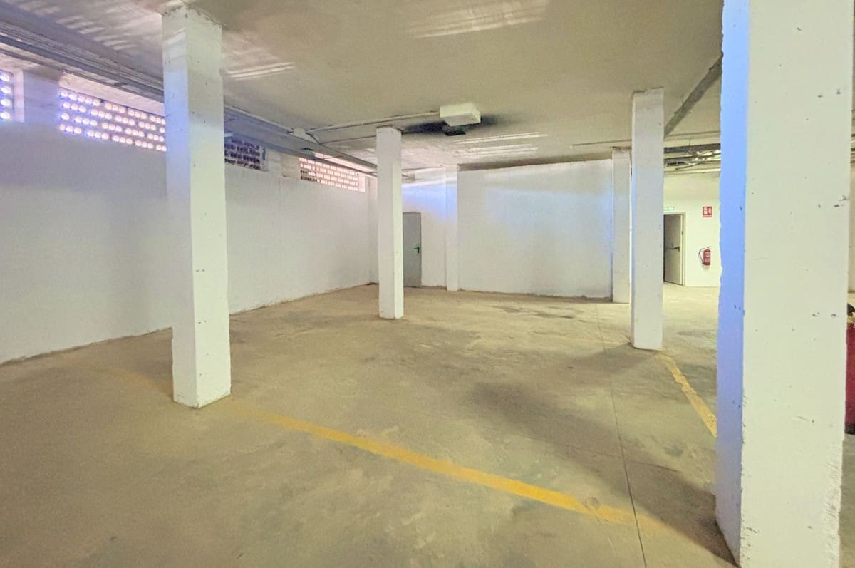 2 bedroom Apartment for sale in La Duquesa / Puerto de la Duquesa - € 240,000 (Ref: 9363918)