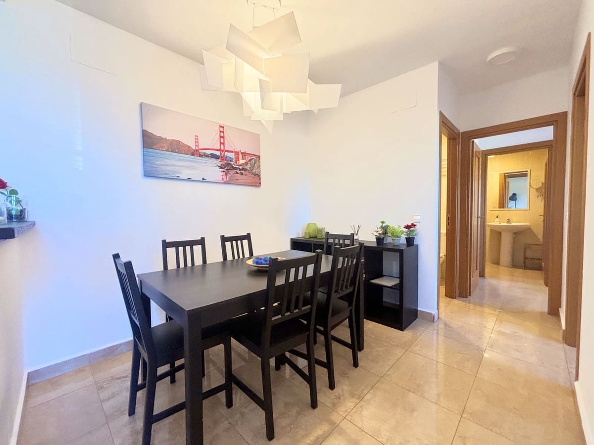 2 bedroom Apartment for sale in La Duquesa / Puerto de la Duquesa - € 240,000 (Ref: 9363918)