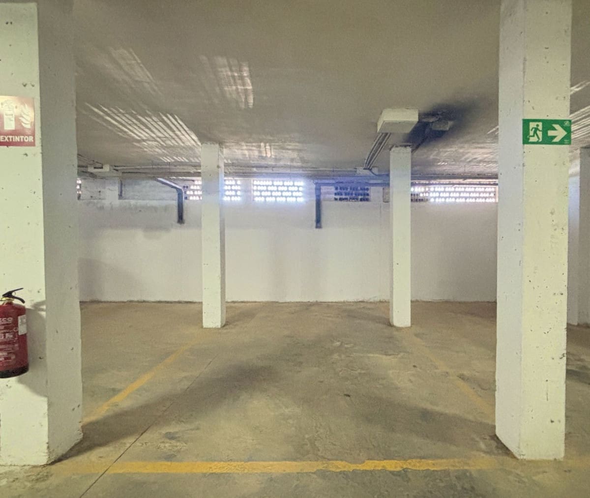 2 bedroom Apartment for sale in La Duquesa / Puerto de la Duquesa - € 240,000 (Ref: 9363918)