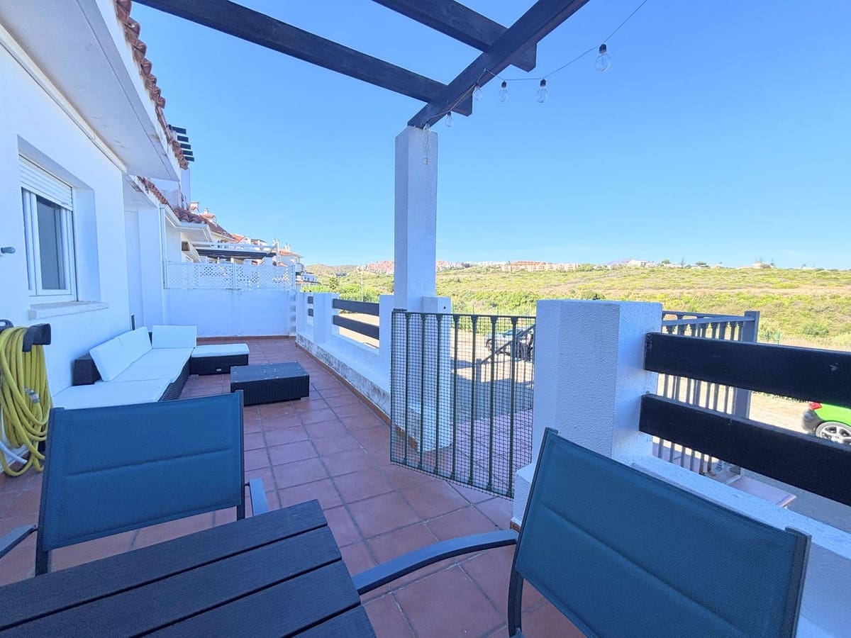 2 bedroom Apartment for sale in La Duquesa / Puerto de la Duquesa - € 240,000 (Ref: 9363918)