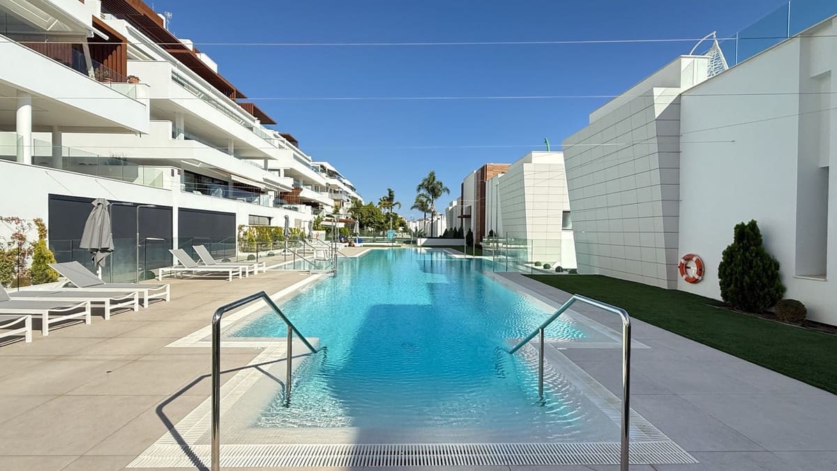 2 chambre Appartement à vendre à Estepona - 680 000 € (Ref: 9363919)