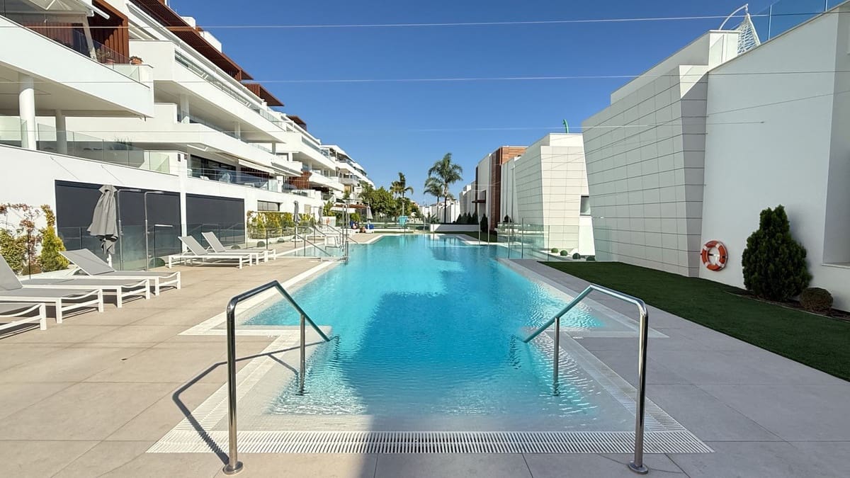 2 chambre Appartement à vendre à Estepona - 680 000 € (Ref: 9363919)