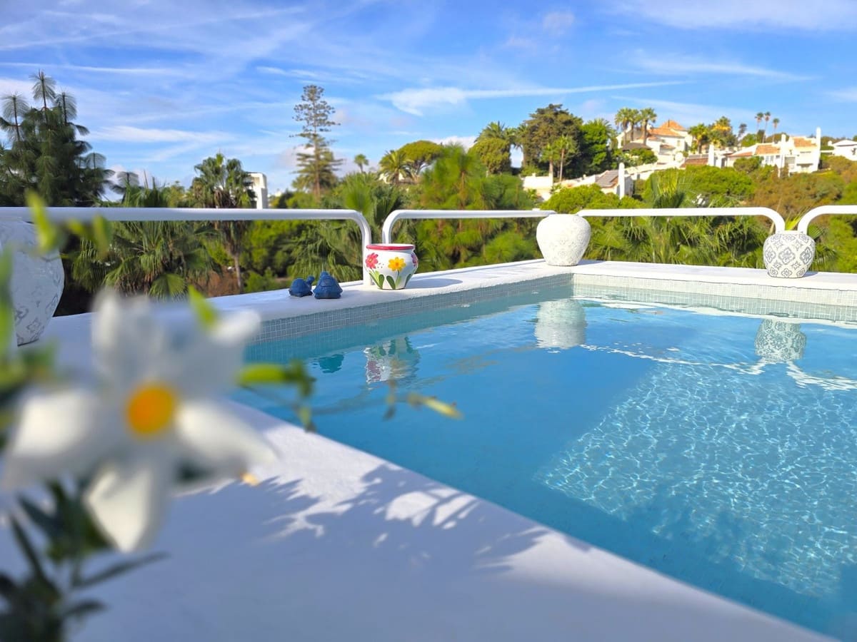 3 slaapkamer Penthouse te koop in Calahonda - € 599.000 (Ref: 9363929)