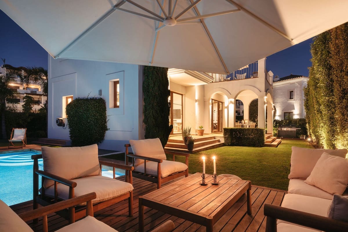 4 sovrum Villa till salu i Estepona - 1 750 000 € (Ref: 9363933)