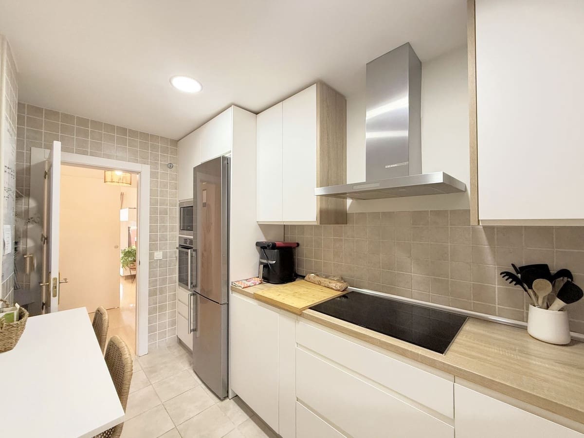 3 bedroom Apartment for sale in La Duquesa / Puerto de la Duquesa - € 480,000 (Ref: 9363936)