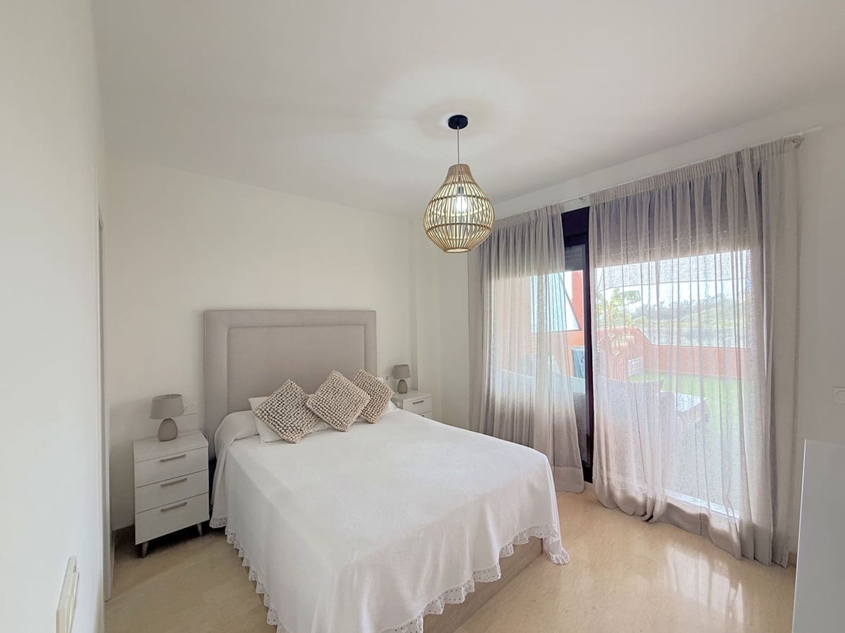 3 bedroom Apartment for sale in La Duquesa / Puerto de la Duquesa - € 480,000 (Ref: 9363936)