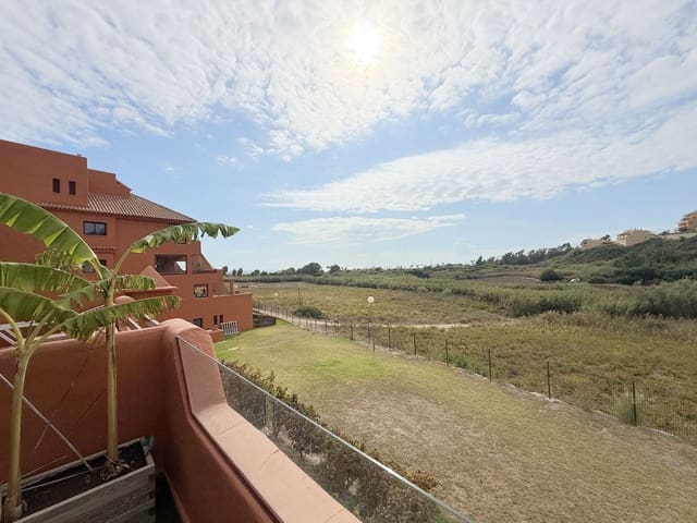 3 bedroom Apartment for sale in La Duquesa / Puerto de la Duquesa, Manilva - € 480,000 (Ref: 9363936)