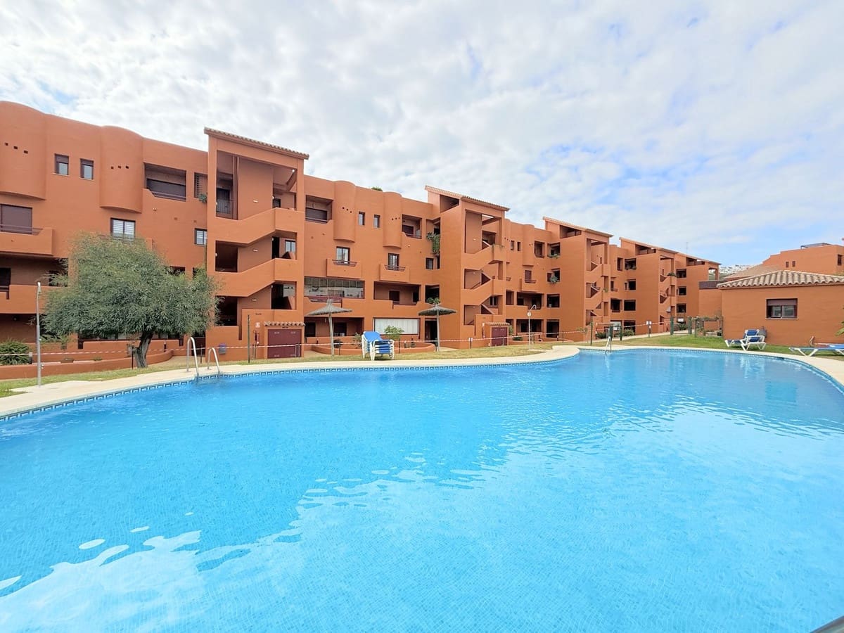 3 bedroom Apartment for sale in La Duquesa / Puerto de la Duquesa - € 480,000 (Ref: 9363936)