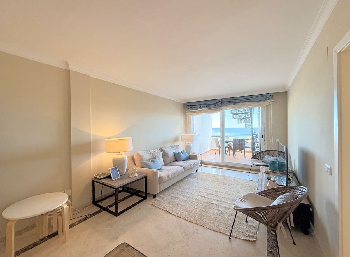 Ático de 2 habitaciones en La Duquesa / Puerto de la Duquesa en venta - 315.000 € (Ref: 9363941)